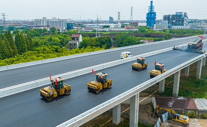 揭秘！常泰長(zhǎng)江大橋如何實(shí)現(xiàn)超寬橋面“一鍵鋪平”？