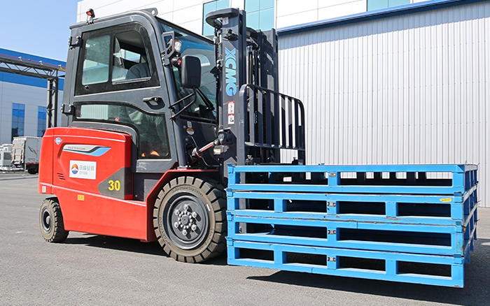  徐工新能源叉車(chē)助力華北變壓器設(shè)備制造廠高效運(yùn)轉(zhuǎn)