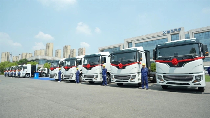 目的地：大西北！100臺(tái)徐工新能源重卡滿(mǎn)電啟程