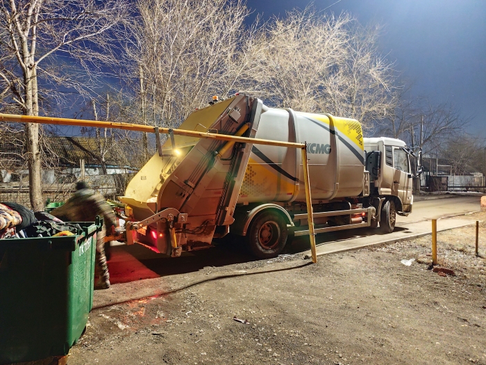 徐工后裝壓縮式垃圾車助力阿斯塔納：高效環保，助力城市清潔