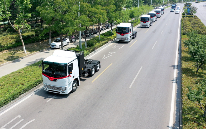 綠潮涌動(dòng)、“碳”索未來(lái)！徐工新能源牽引車(chē)助力河南！